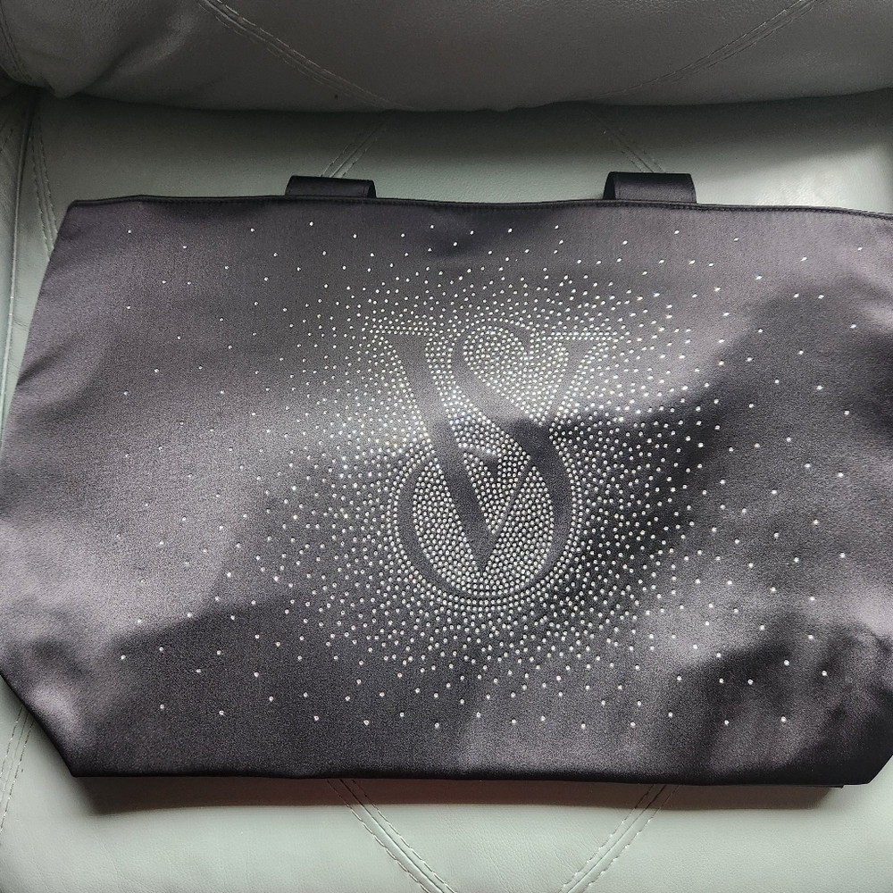 Victoria’s Secret Shine Zipper Tote Bag Holiday 2024 Bling Diamond Graphic New!